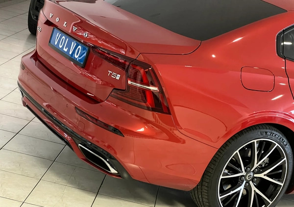 Volvo S60 cena 129900 przebieg: 133000, rok produkcji 2019 z Nasielsk małe 704